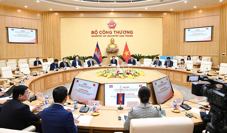 Vietnam, Cambodia seek ways to bolster economic, trade ties